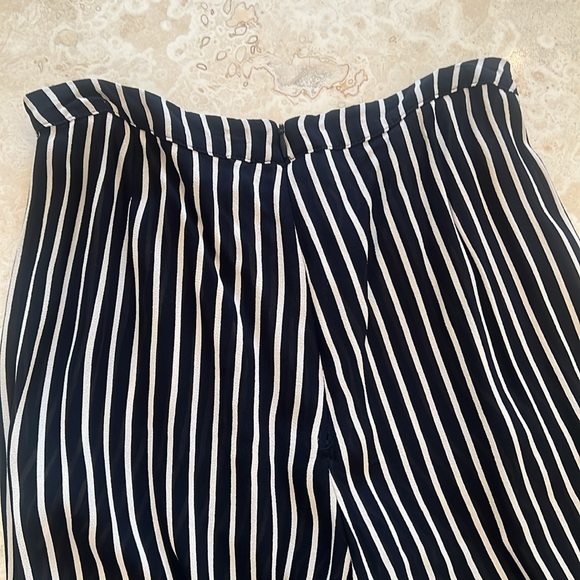 Reformation Black and White Striped Wide Leg Pants Size 2 - Picture 6 of 7